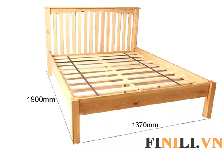 Giường ngủ với kết cấu các chi tiết vuông vức với nhau tạo độ chắc chắn nhất định cho sản phẩm