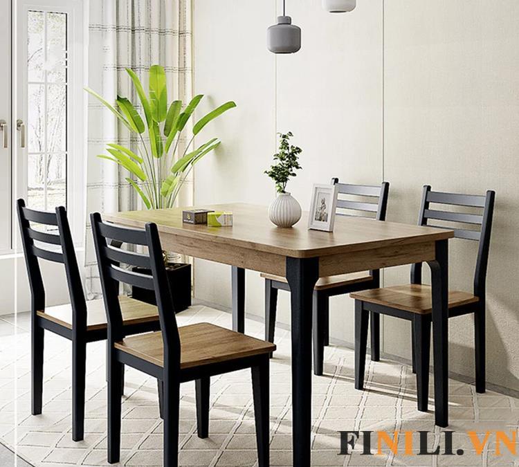 Bàn ăn gia đình bằng gỗ sồi thiết kế phong cách hiện đại tạo điểm nhấn sang trọng cho không gian phòng ăn.