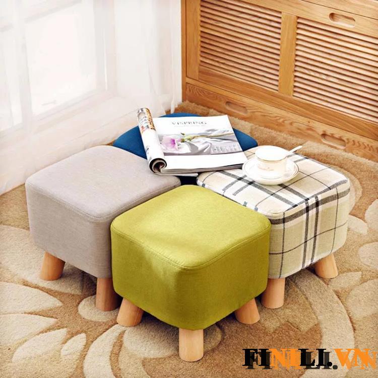 Mẫu ghế đôn gỗ bọc nỉ thiết kế xu hướng hiện đại mới lạ tạo điểm nhấn cho không gian phòng khách giúp ngôi nhà của bạn trở nên sinh động và tràn đầy sức sống.