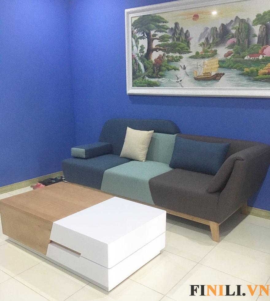 Ghế sofa phòng khách với chất liệu gỗ tự nhiên đảm bảo an toàn cho người sử dụng