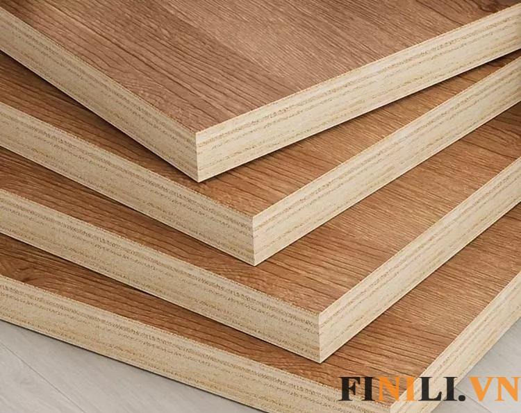 Gía sách được sản xuất từ gỗ công nghiệp chống ẩm MDF trải qua quá trình kiểm tra chất lượng kỹ lưỡng thêm vào đó là các chất phụ gia, keo kết dính nên hạn chế tối đa tình trạng cong vênh, mối mọt.
