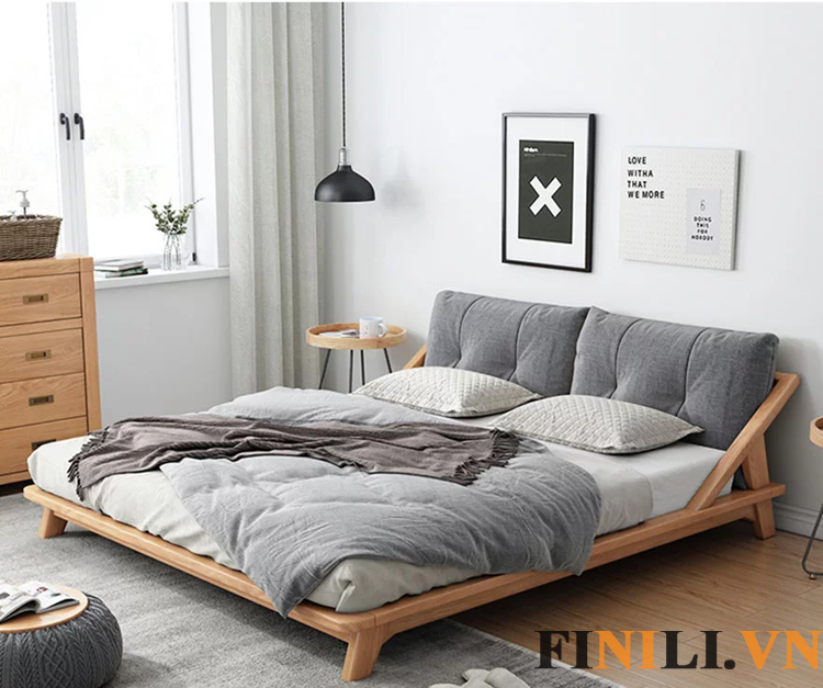 Giường ngủ họa tiết vân gỗ, thiết kế đường nét đơn giản phù hợp không gian sinh hoạt nhiều gia đình