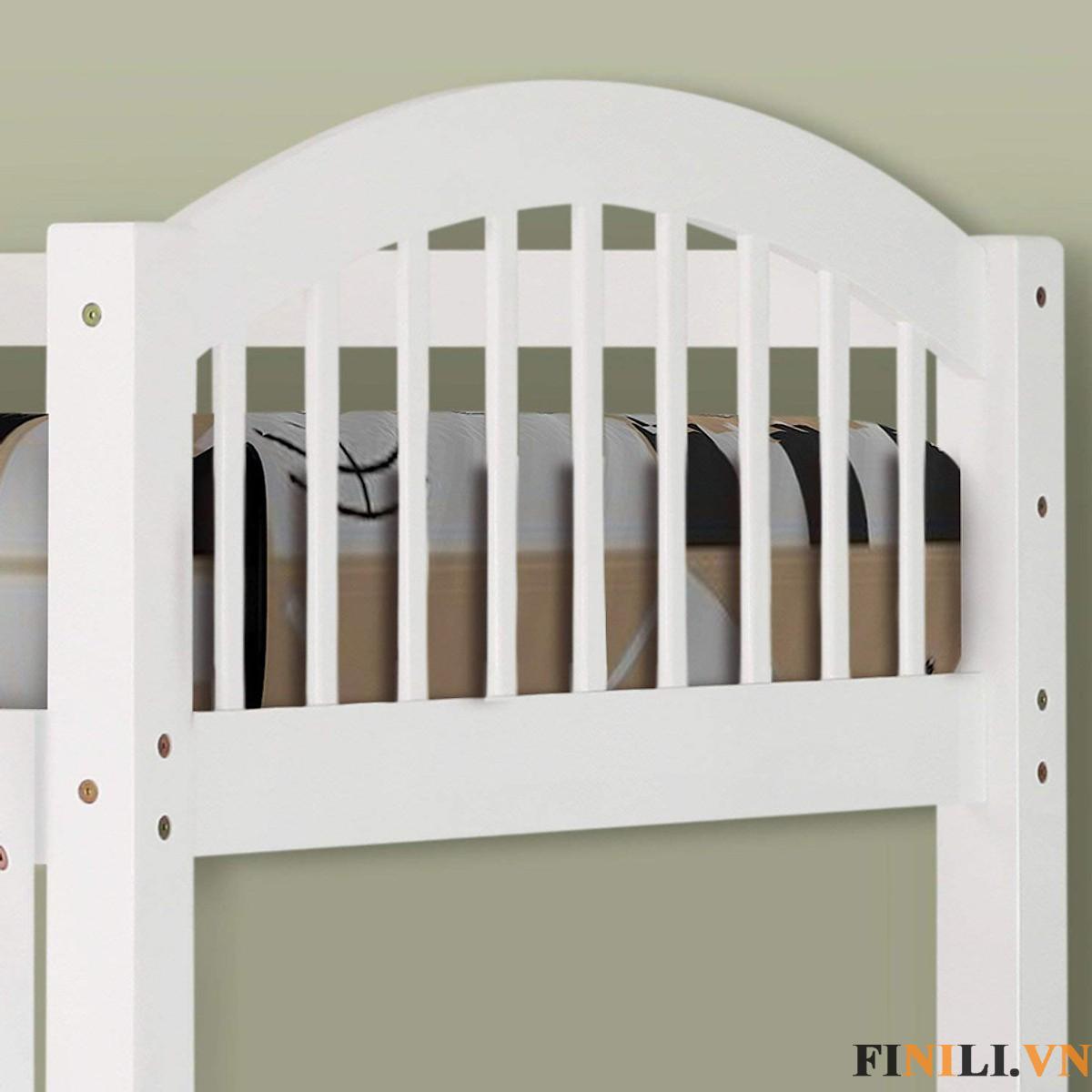 Giường em bé FNL 778 không chỉ có độ bền mà còn rất nhẹ và có mùi thơm do được làm từ gỗ thông cao cấp